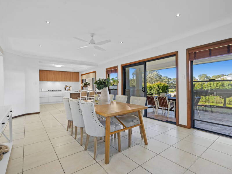 21 Lake Breeze Drive, Windaroo, QLD 4207 AUS