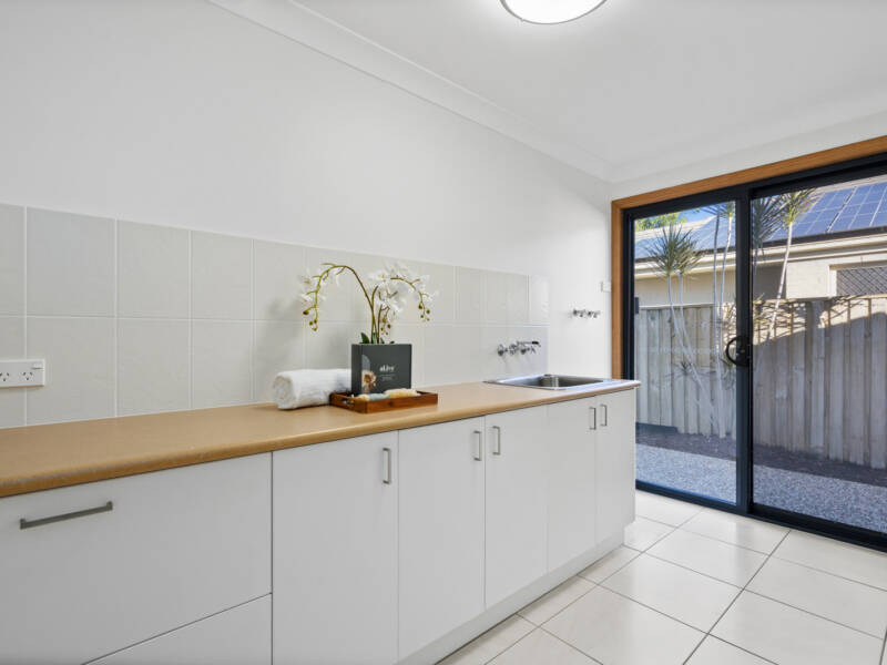 21 Lake Breeze Drive, Windaroo, QLD 4207 AUS