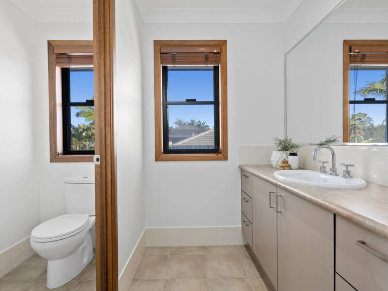 21 Lake Breeze Drive, Windaroo, QLD 4207 AUS