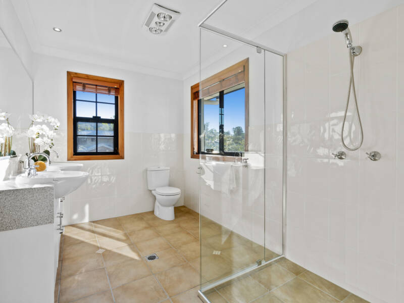 21 Lake Breeze Drive, Windaroo, QLD 4207 AUS