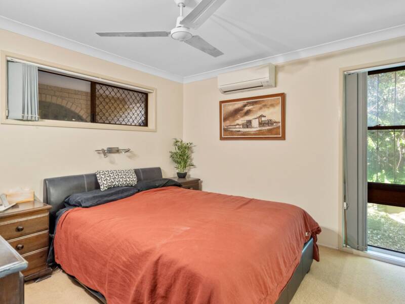 17 Schweitzer Street, Mount Warren Park, QLD 4207 AUS