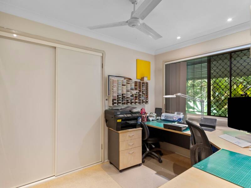 17 Schweitzer Street, Mount Warren Park, QLD 4207 AUS