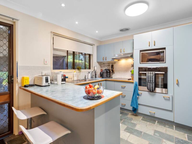 17 Schweitzer Street, Mount Warren Park, QLD 4207 AUS