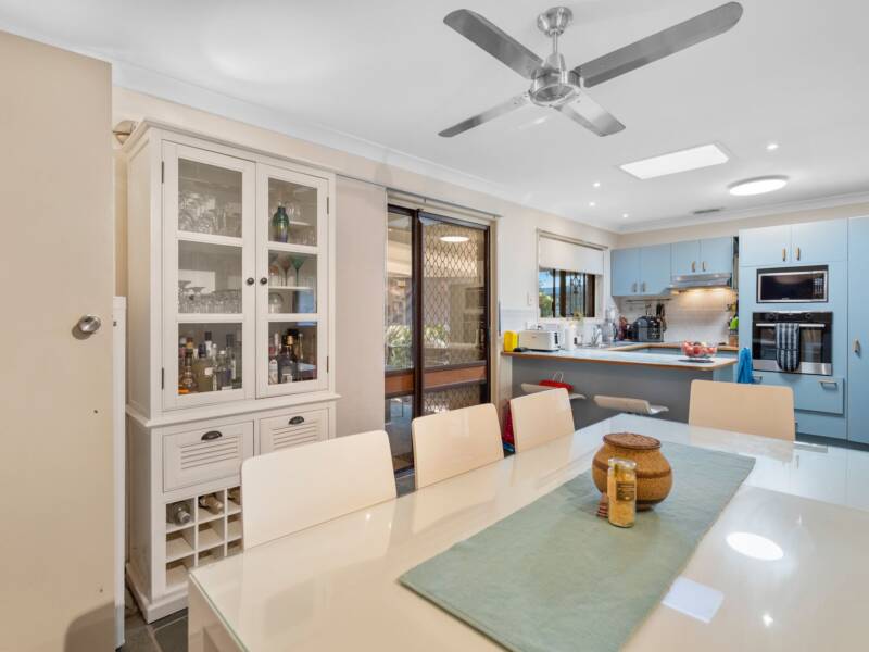17 Schweitzer Street, Mount Warren Park, QLD 4207 AUS