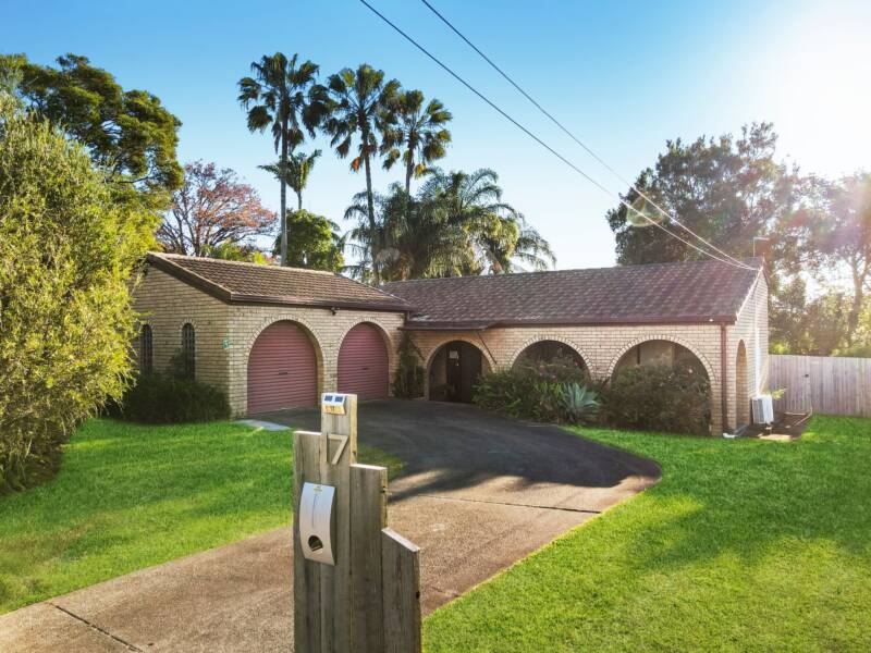 17 Schweitzer Street, Mount Warren Park, QLD 4207 AUS