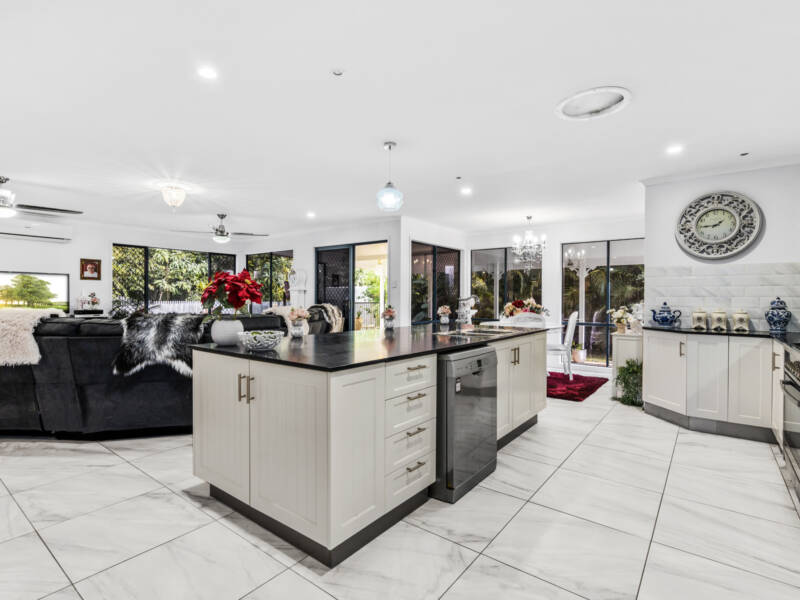23 Albert Valley Drive, Bahrs Scrub, QLD 4207 AUS