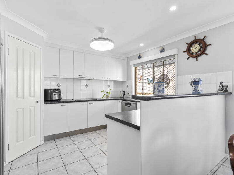 27 Albert Valley Drive, Bahrs Scrub, QLD 4207 AUS