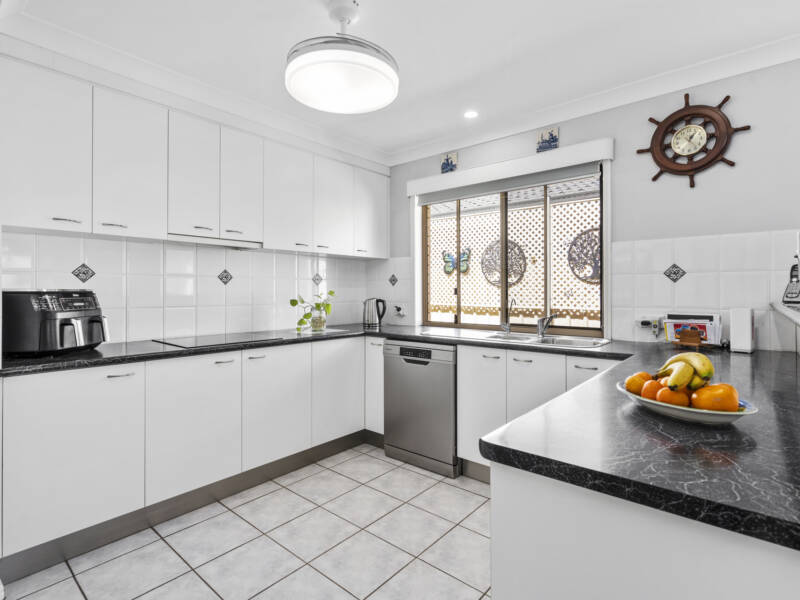 27 Albert Valley Drive, Bahrs Scrub, QLD 4207 AUS