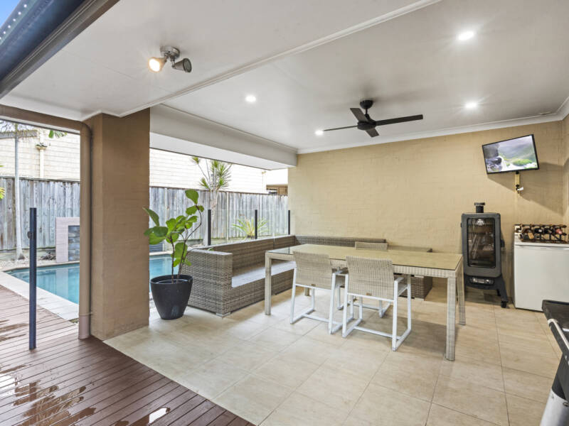 8 Long Island Drive, Windaroo, QLD 4207 AUS
