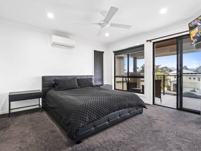 8 Long Island Drive, Windaroo, QLD 4207 AUS