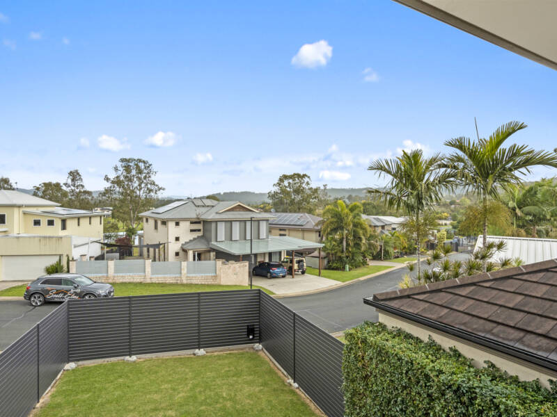 8 Long Island Drive, Windaroo, QLD 4207 AUS