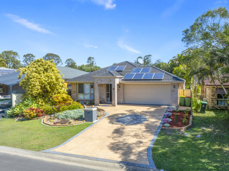 27 Albert Valley Drive, Bahrs Scrub, QLD 4207 AUS