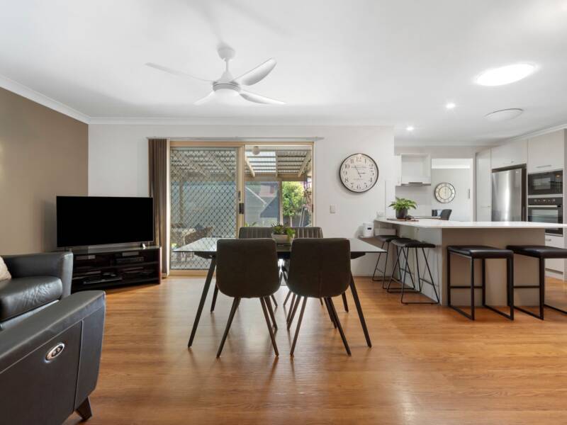 25 Laura Anne Drive, Windaroo, QLD 4207 AUS