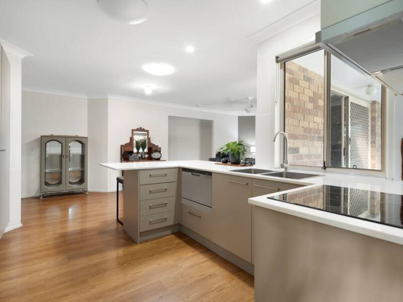 25 Laura Anne Drive, Windaroo, QLD 4207 AUS