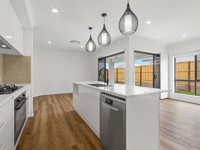 10 Barunga Street, Yarrabilba, QLD 4207 AUS
