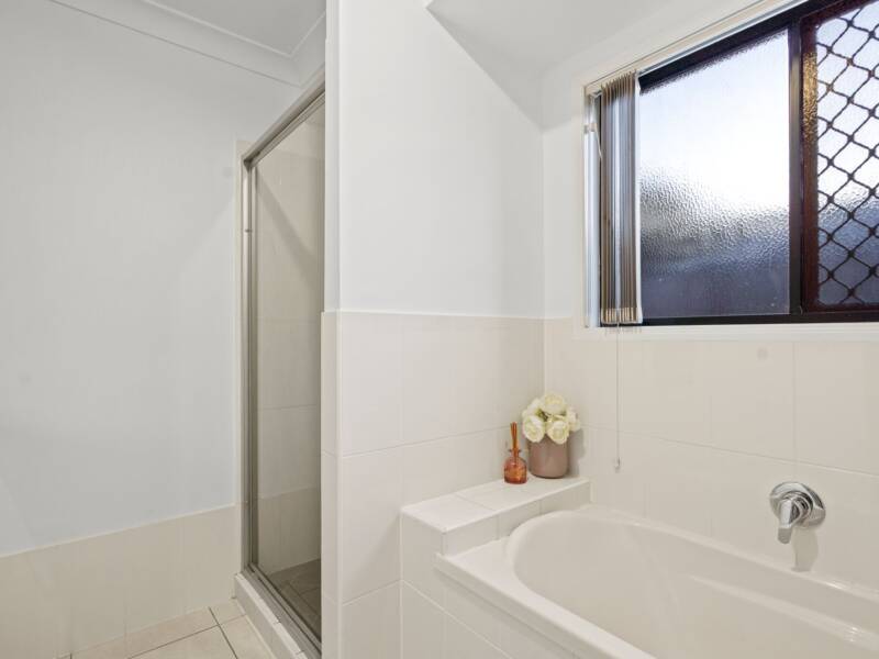 16 Sanctuary Parkway, Waterford, QLD 4133 AUS