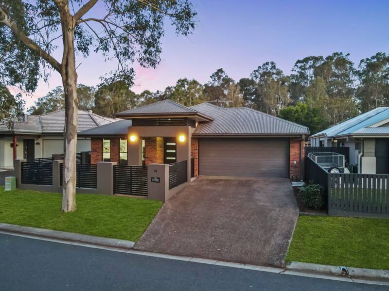 16 Sanctuary Parkway, Waterford, QLD 4133 AUS