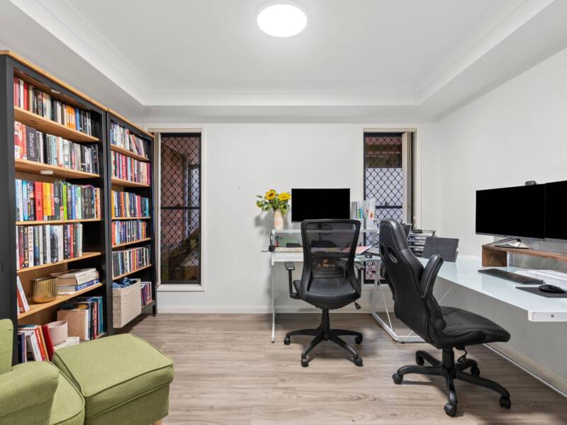 16 Sanctuary Parkway, Waterford, QLD 4133 AUS