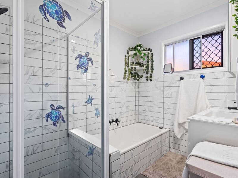 35 Montrose Avenue, Bethania, QLD 4205 AUS