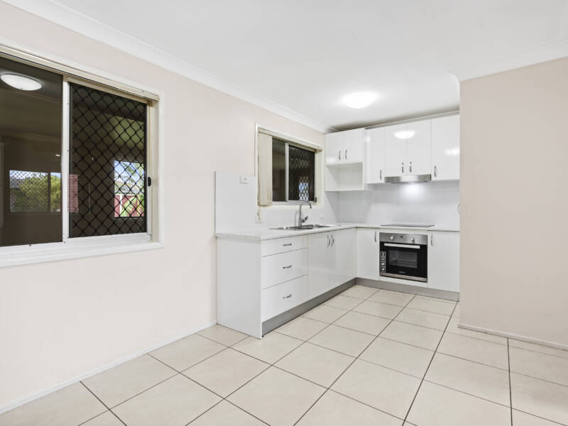 8 Baradine Street, Mount Warren Park, QLD 4207 AUS