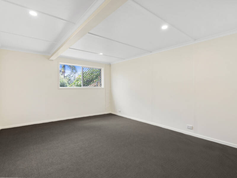 13 Roebuck Avenue, Eagleby, QLD 4207 AUS