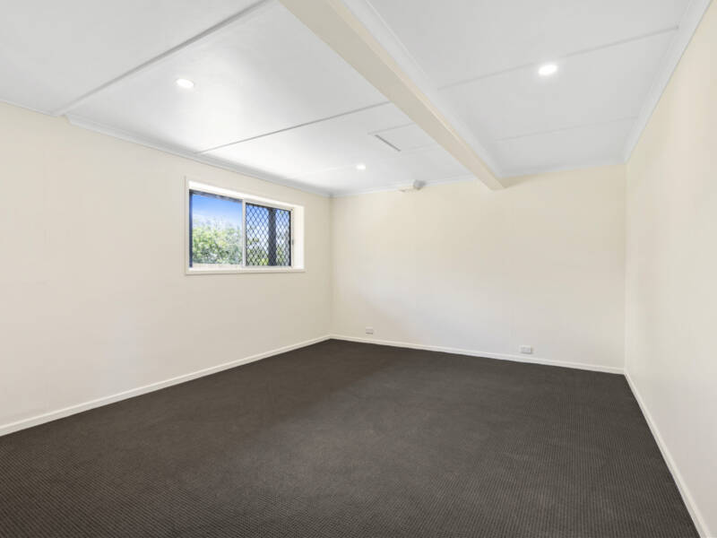 13 Roebuck Avenue, Eagleby, QLD 4207 AUS