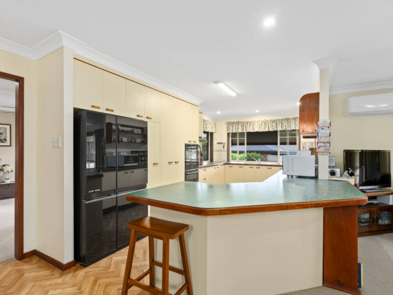 42 Kaiser Drive, Windaroo, QLD 4207 AUS