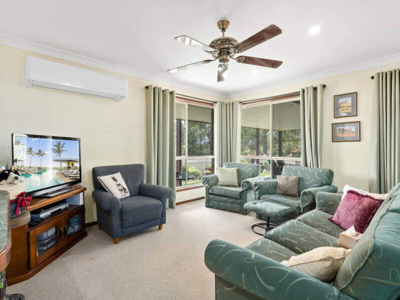 42 Kaiser Drive, Windaroo, QLD 4207 AUS