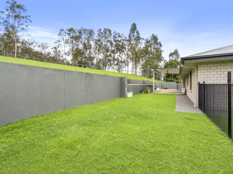 110-114 Munroe Drive, Woodhill, QLD 4285 AUS
