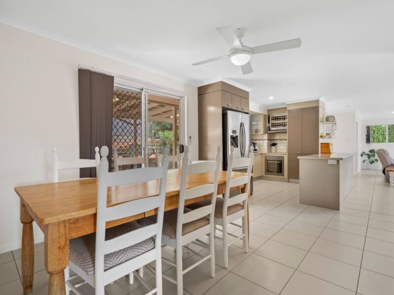 14 Paisley Court, Mount Warren Park, QLD 4207 AUS