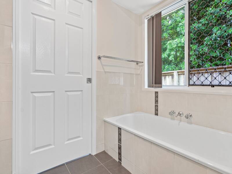 14 Paisley Court, Mount Warren Park, QLD 4207 AUS