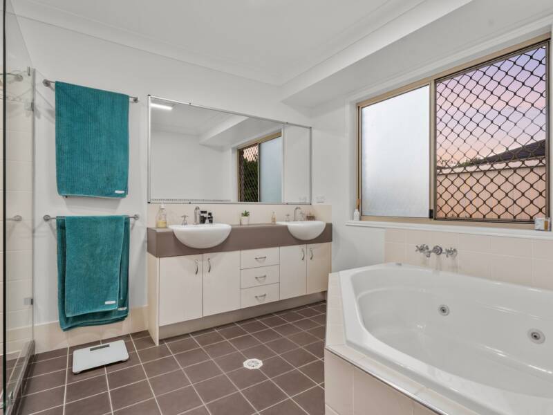 15 Callicoma Court, Ormeau, QLD 4208 AUS