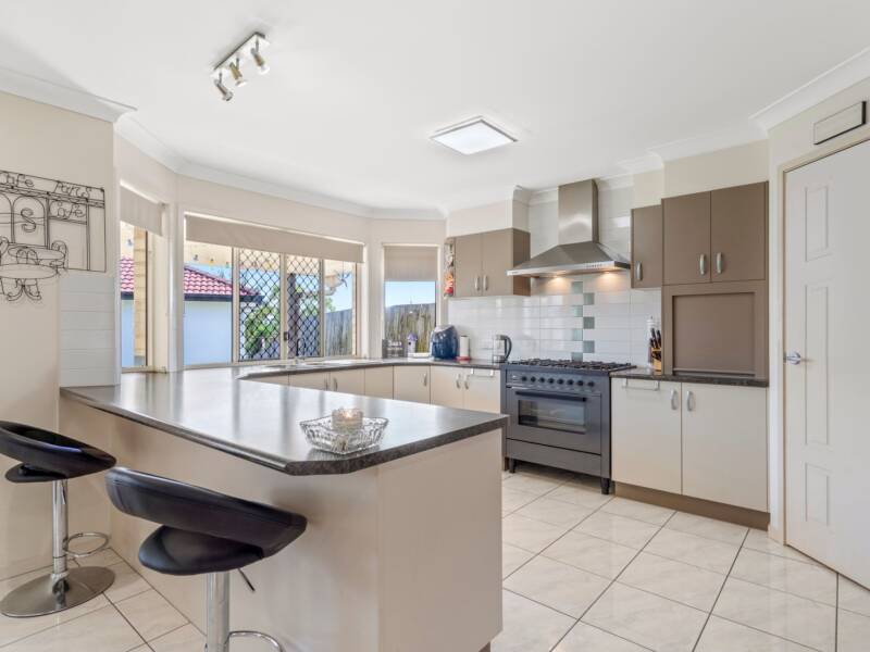 16 Herberton Street, Waterford, QLD 4133 AUS