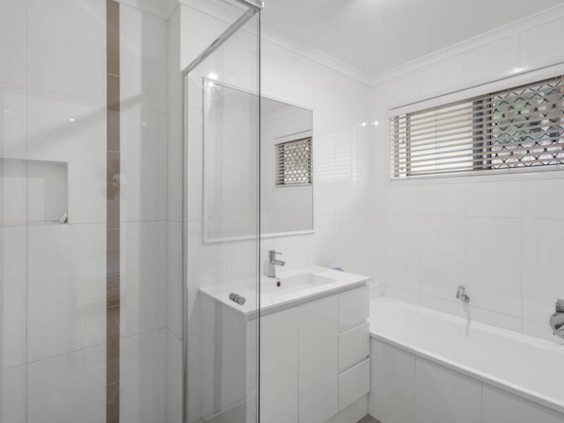 13 Lima Street, Edens Landing, QLD 4207 AUS