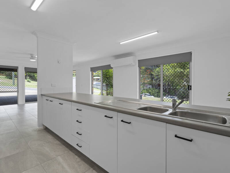 Mount Warren Park, QLD 4207 AUS