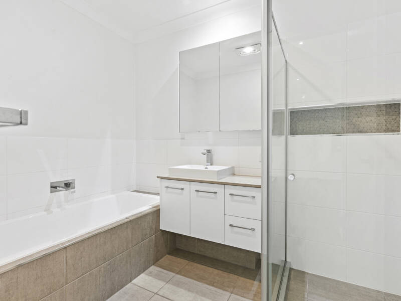 11/1-5 Anna Louise Tce, Windaroo, QLD 4207 AUS