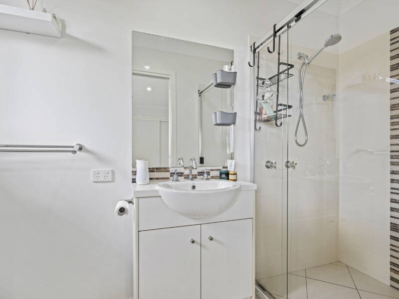 1B Oakvale Avenue, Holmview, QLD 4207 AUS
