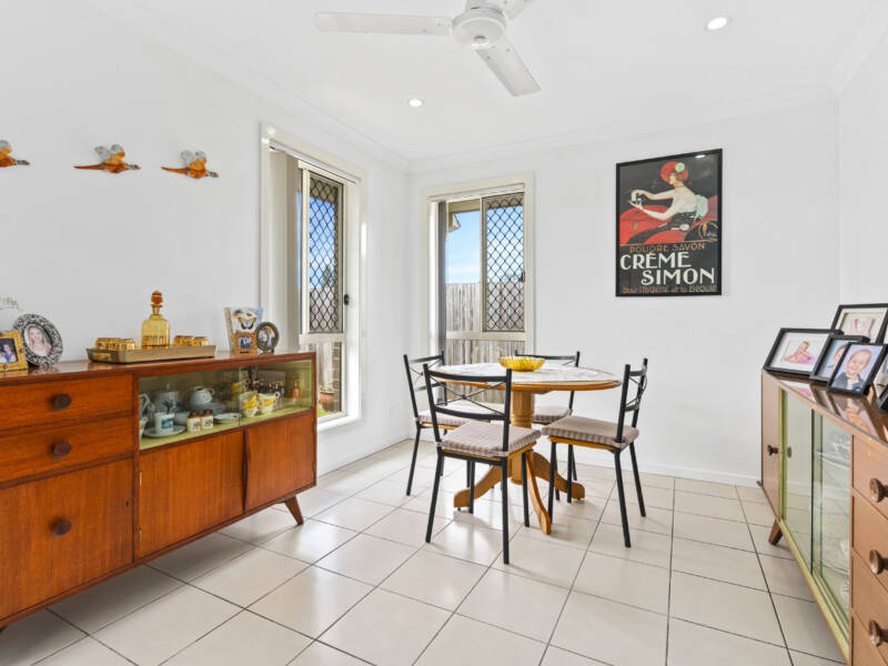 1B Oakvale Avenue, Holmview, QLD 4207 AUS