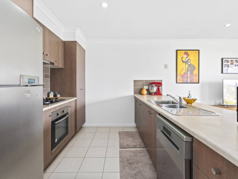 1B Oakvale Avenue, Holmview, QLD 4207 AUS