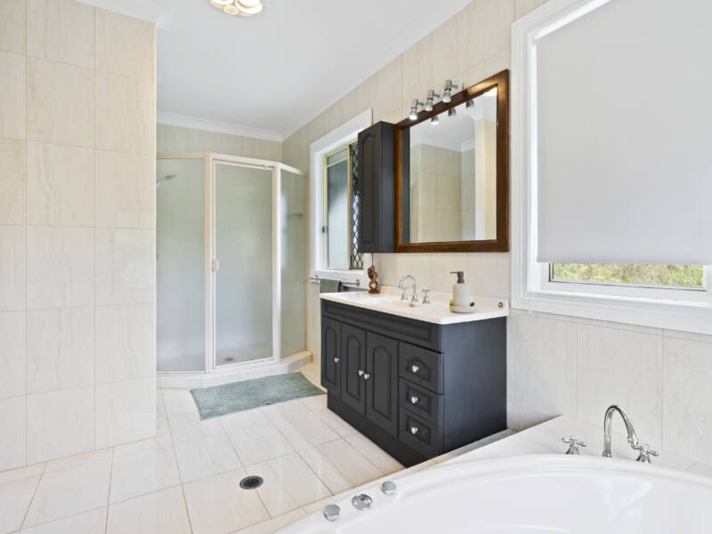 18- 20 Hillview Crescent, Bahrs Scrub, QLD 4207 AUS