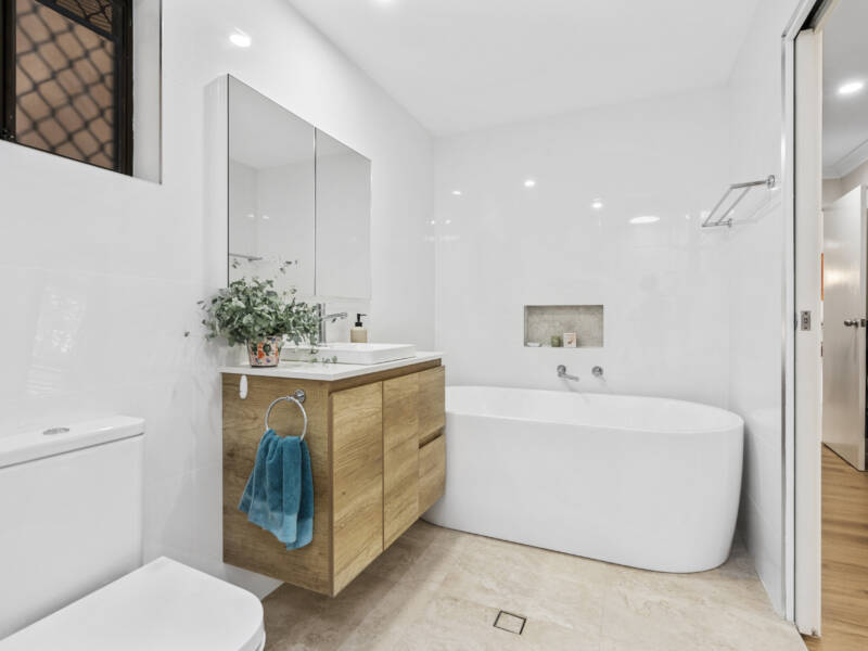 27 Kaiser Drive, Windaroo, QLD 4207 AUS