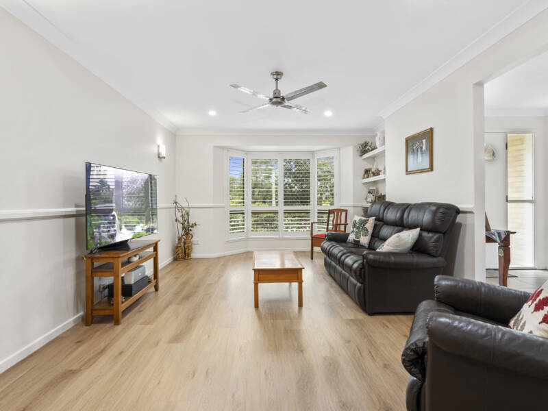 27 Kaiser Drive, Windaroo, QLD 4207 AUS