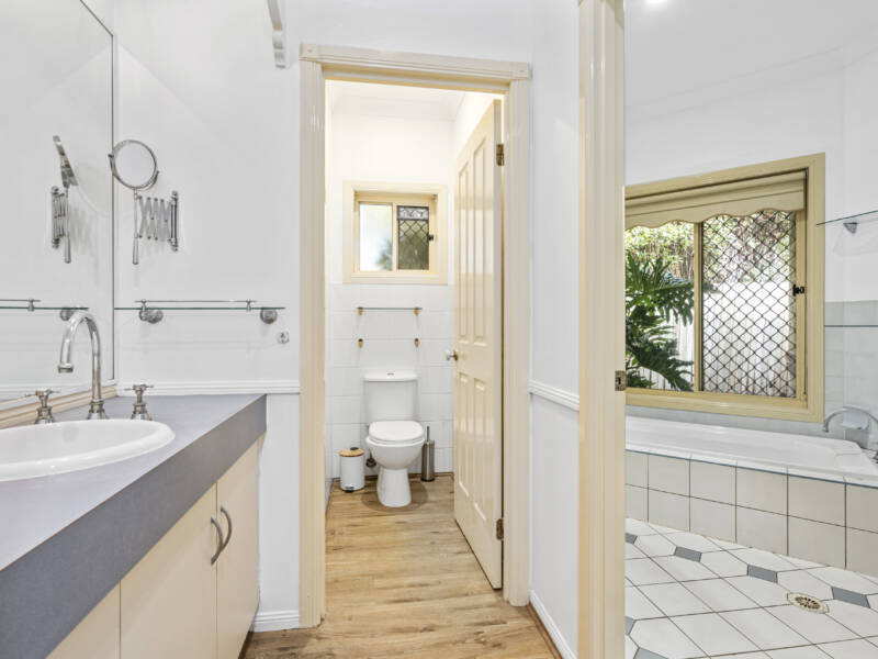 7 Ernest Street, Windaroo, QLD 4207 AUS