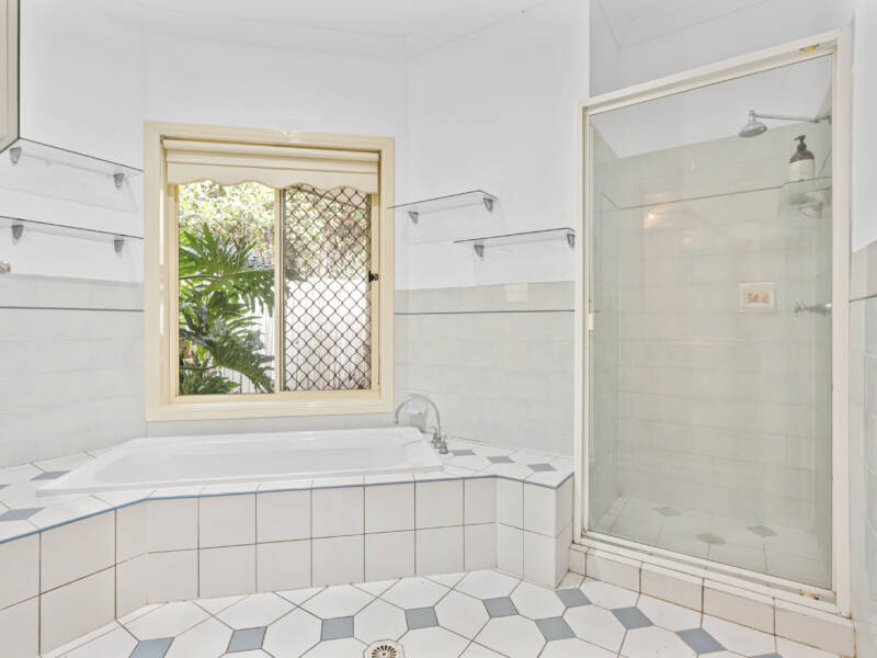 7 Ernest Street, Windaroo, QLD 4207 AUS