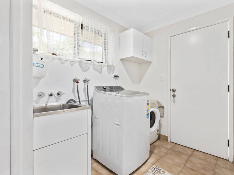 27 Kaiser Drive, Windaroo, QLD 4207 AUS
