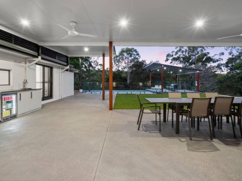15 Janine Drive, Bahrs Scrub, QLD 4207 AUS