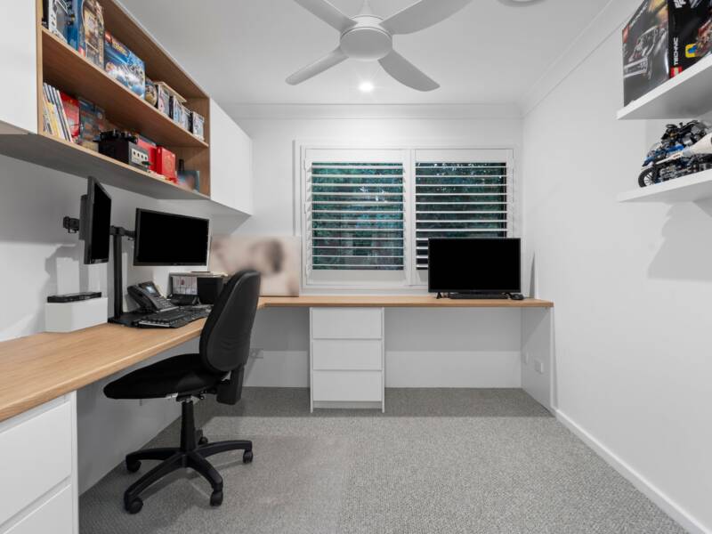 15 Janine Drive, Bahrs Scrub, QLD 4207 AUS