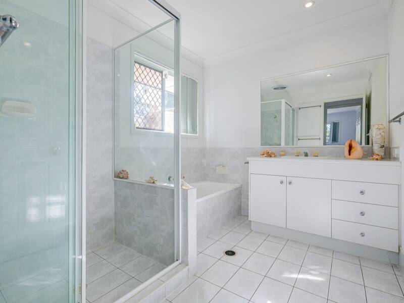 22 Anna Louise Terrace, Windaroo, QLD 4207 AUS