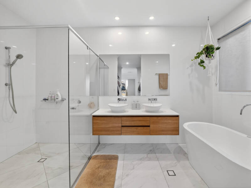 14 Paradise Parade, Jacobs Well, QLD 4208 AUS