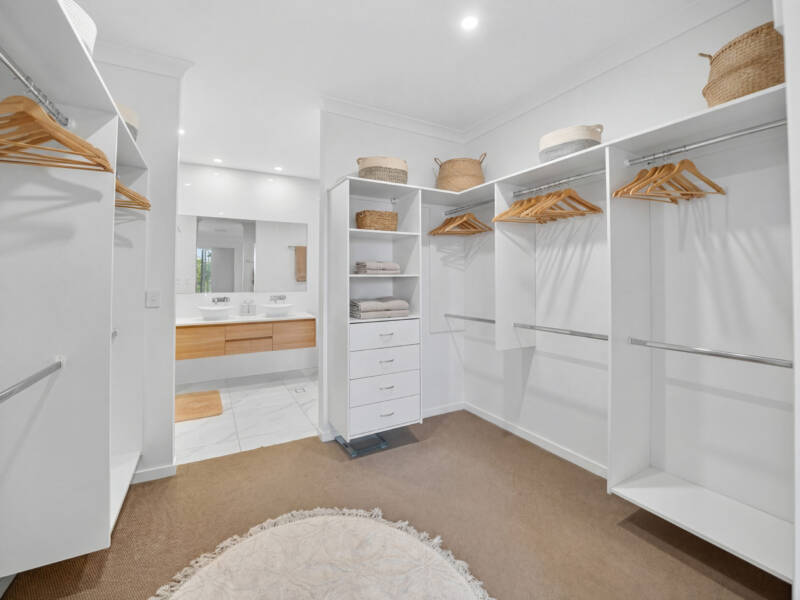 14 Paradise Parade, Jacobs Well, QLD 4208 AUS